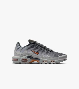 NIKE AIR MAX PLUS